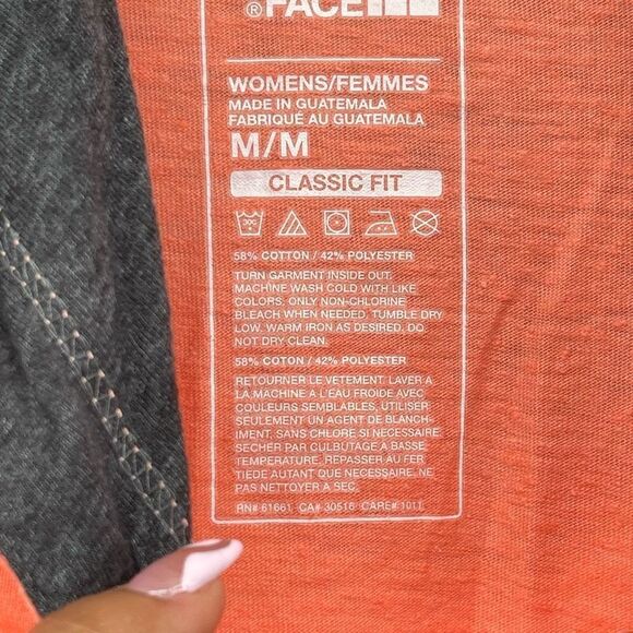 The North Face Women’s Classic Fit Colorblock Long Sleeve Hoodie Top Medium - Picture 13 of 14